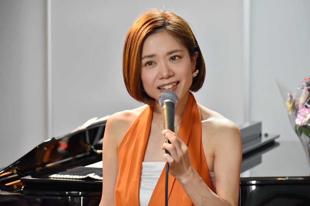 �W���Y�X�^���_�[�h �E�{�[�J���T����